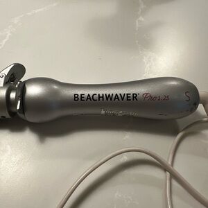 The Beachwaver Co. Pro 1.25 Silver Hair Tool